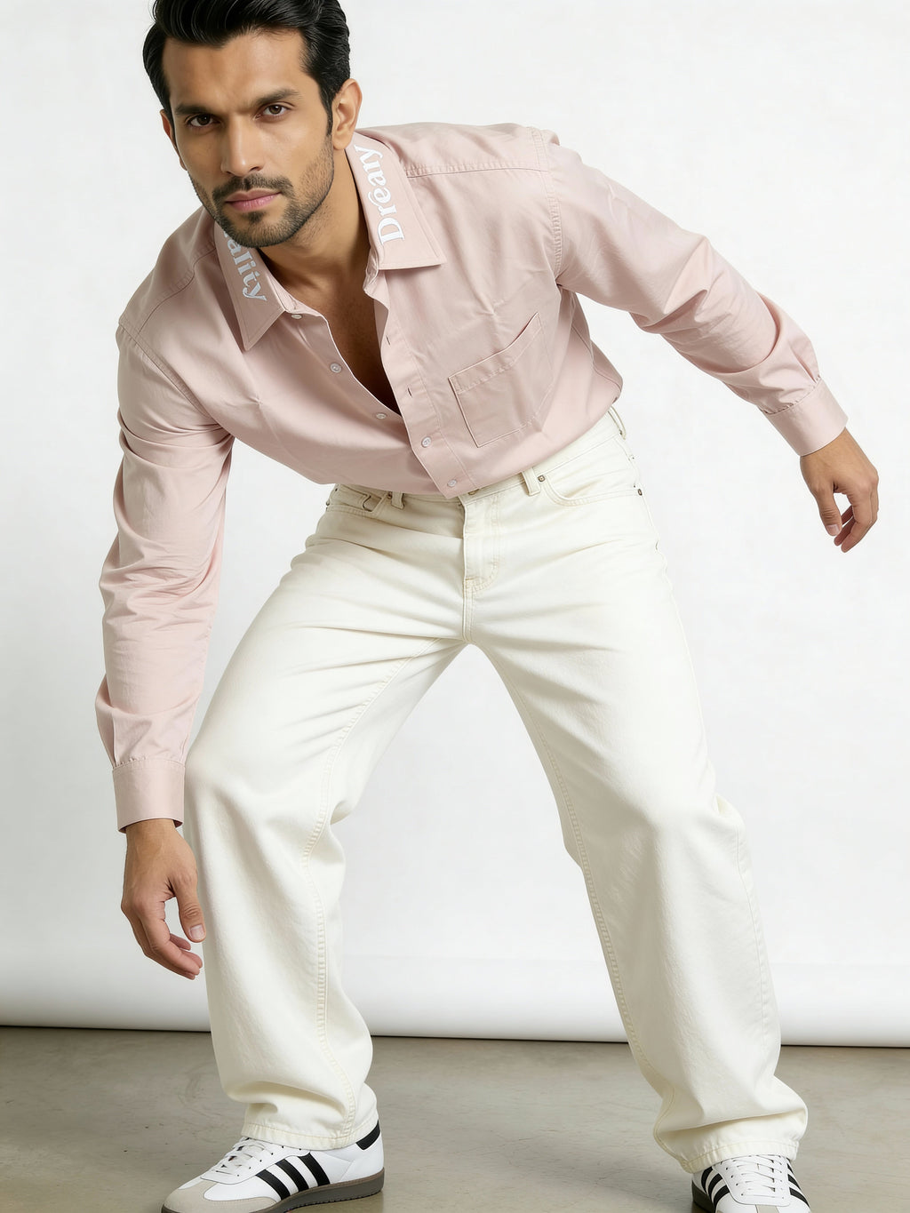 Skin-Conscious Embroidered Collar Boxy Shirt