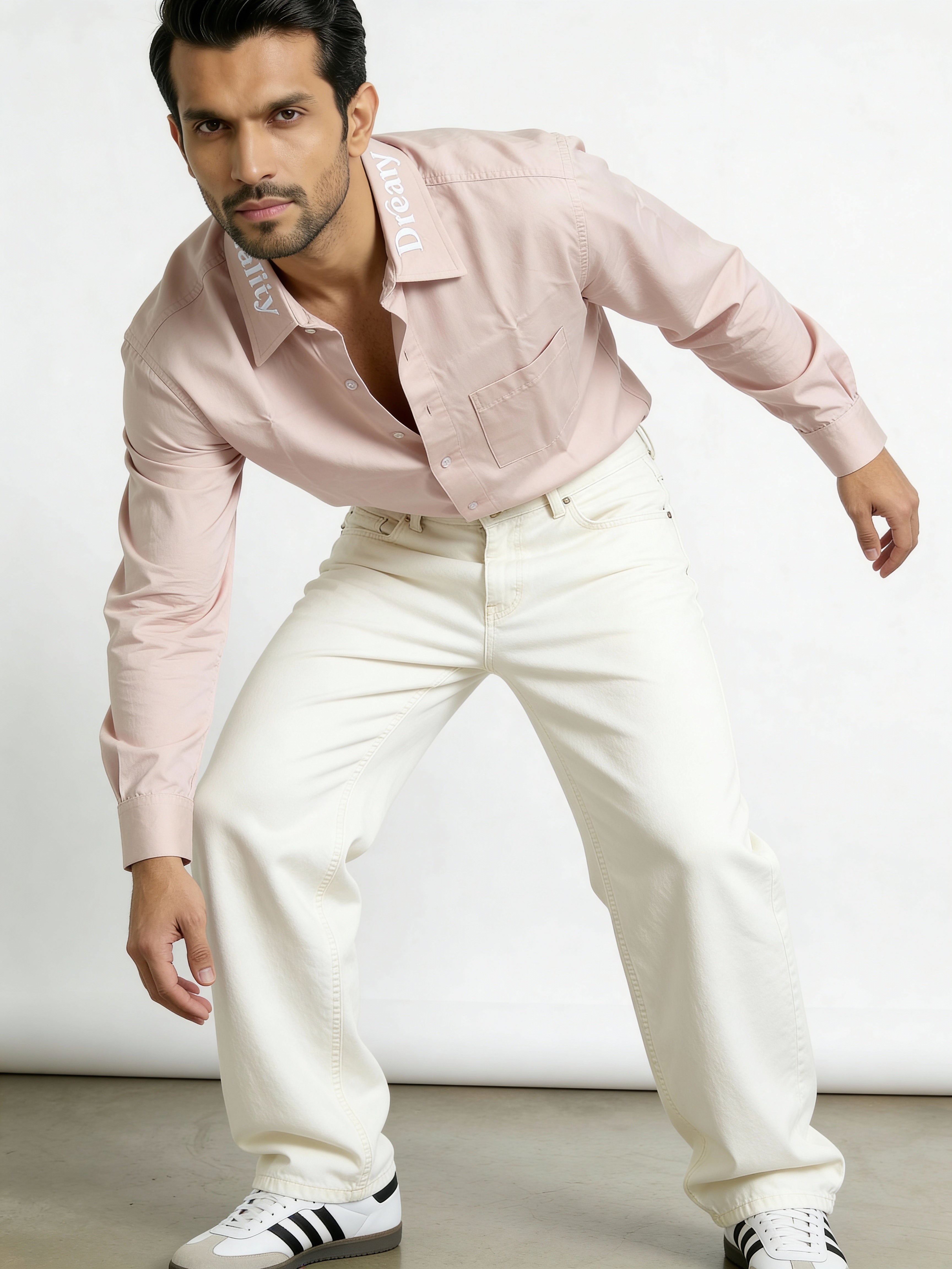 Skin-Conscious Embroidered Collar Boxy Shirt